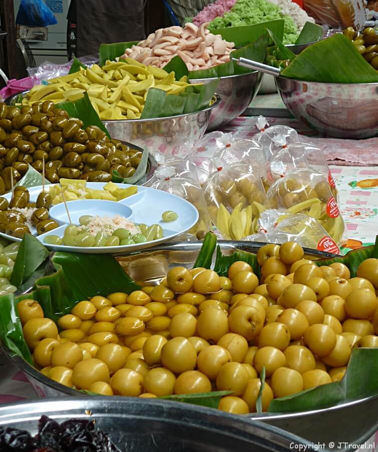 De lokale markt van Sam Chuk