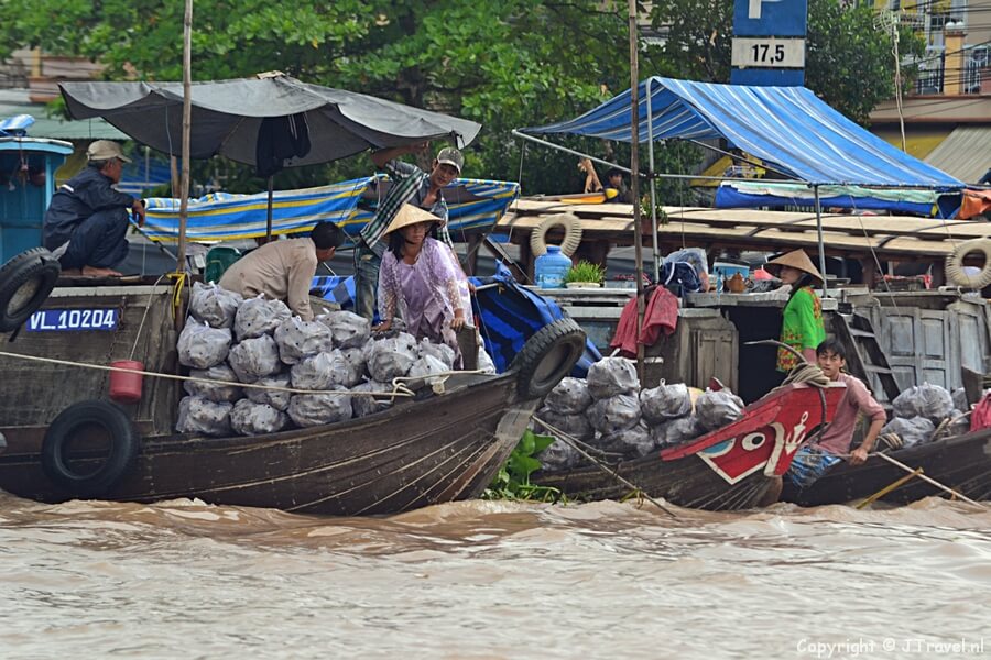 De drijvende markt van Cai Rang in de Mekong Delta