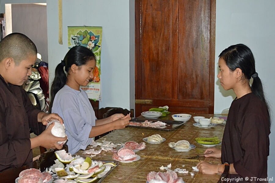 Eten bij de nonnen in Hué