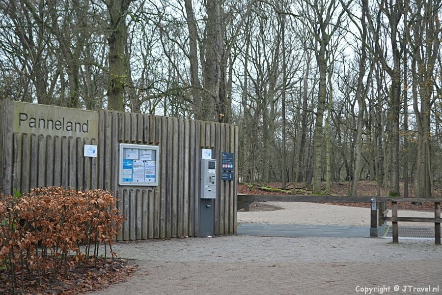 Ingang Panneland bij de Amsterdamse Waterleidingduinen op 10 december 2020