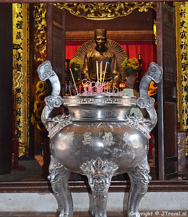In de Tempel van de Literatuur in Hanoi