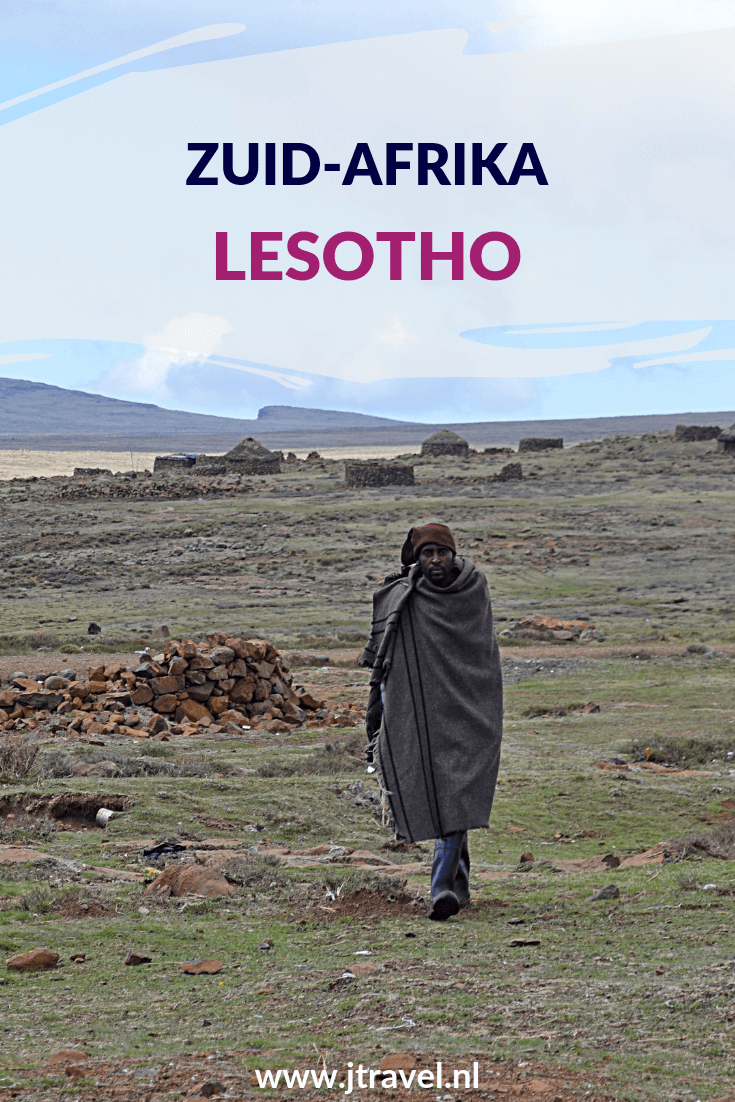 Tijdens de excursie naar de Sani Pass kom je uit in buurland Lesotho. Met een 4x4 reis je deze pas op naar een hoogte van 2865 meter en je bezoekt de highest pub van Afrika. Je kunt Lesotho ook voor meerdere dagen bezoeken en op een andere manier het land binnenkomen. Meer lezen, kijk dan hier. #drakensbergen #lesotho #sanipass #zuidafrika #jtravel #jtravelblog