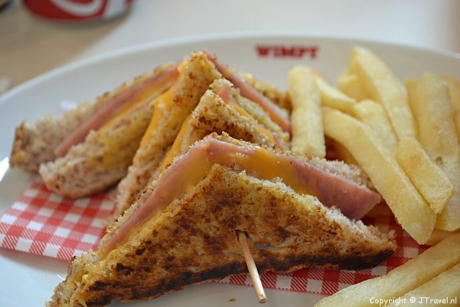 Lunch bij Wimpy in Namibië