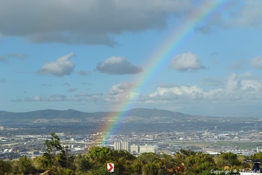 Regenboog boven Kaapstad