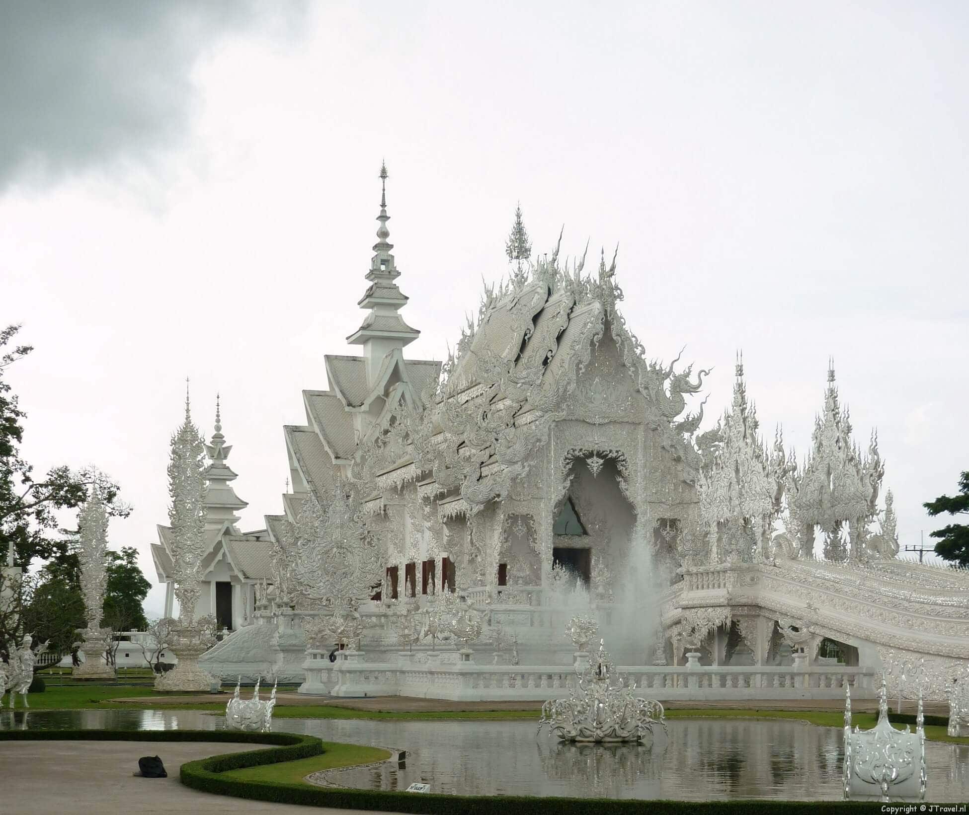 Wat Rong Khun Tempel bij Chiang Rai