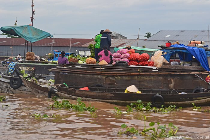 Drijvende markt op de Mekong Rivier