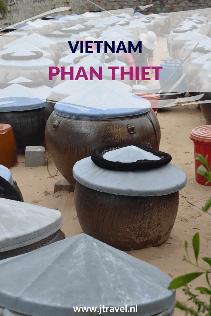 Phan Thiet is een populaire strandbestemming in het zuidoosten van Vietnam. De visserij is grootste industrie van de stad. Phan Thiet is beroemd om zijn Nuoc Mam (vissaus), Wil je meer weten over Phan Thiet, kijk dan op mijn website. #phanthiet #vissaus #vietnam #jtravel #jtravelblog #strand