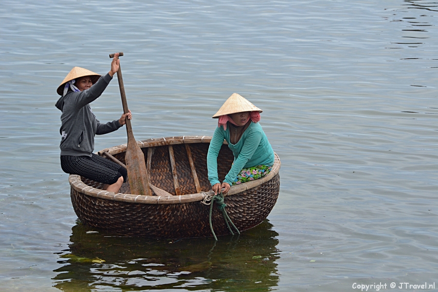 Een bootje in Nha Trang / Copyright © JTravel.nl