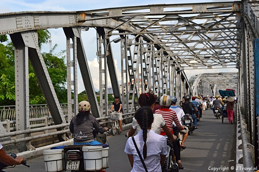 Het verkeer in Hué / Copyright © JTravel.nl