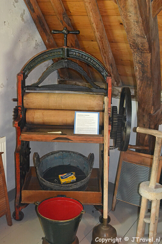 Op zolder in de Oudheidkamer in Den Burg