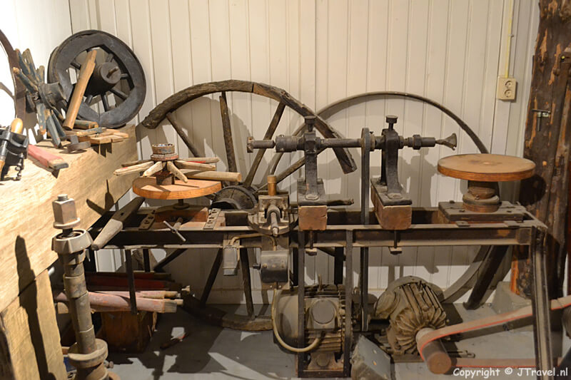 De wagenmakerij in het Cultuurhistorisch Museum Texel in De Waal