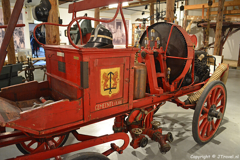 De Texelse brandweer in het Cultuurhistorisch Museum Texel in De Waal