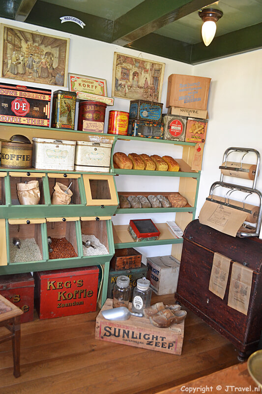 Het winkeltje in het Kaap Skil Museum in Oudeschild