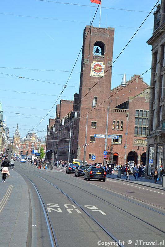 Beurs van Berlage met daarachter het Centraal Station in Amsterdam