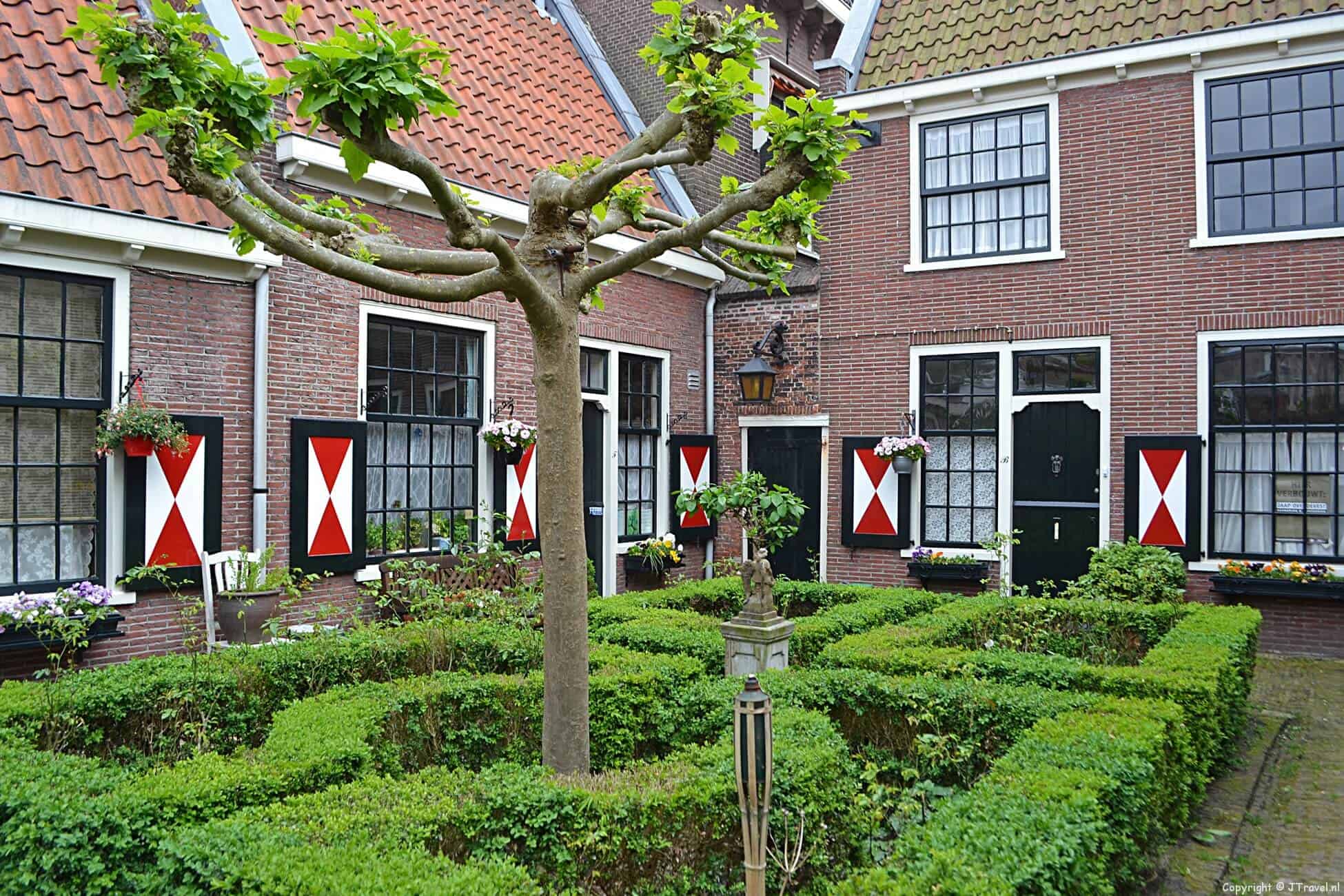 Foto's van de Hofjes in Haarlem