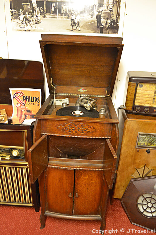 In het Luchtvaart- en Oorlogsmuseum Texel bij het vliegveld