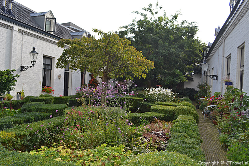 Het Hofje in den Groenen Tuin in Haarlem / Copyright © JTravel.nl
