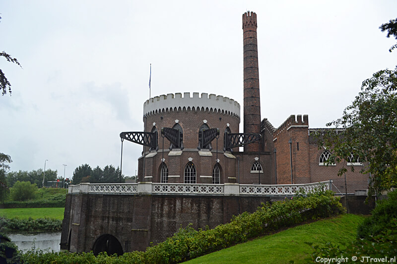 De buitenkant van het Cruquius Museum in Cruquius / Copyright © JTravel.nl