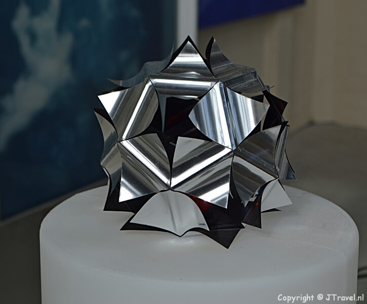 Project Lotus Dome van Studio Roosegaarde in Rotterdam