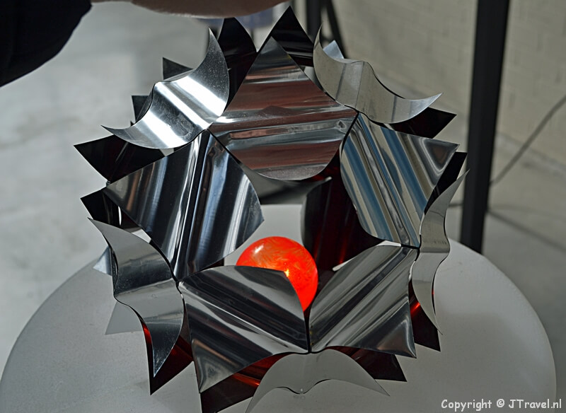 Project Lotus Dome van Studio Roosegaarde in Rotterdam