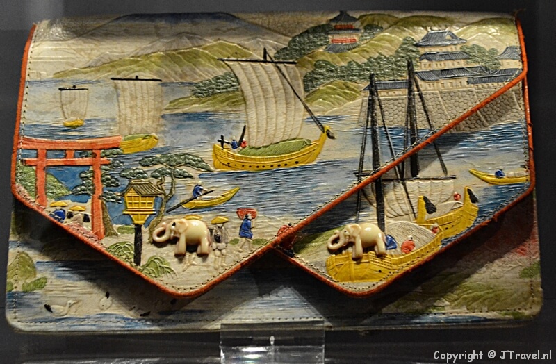 De collectie uit de 20e-21e eeuw in het Tassenmuseum Hendrikje aan de Herengracht in Amsterdam