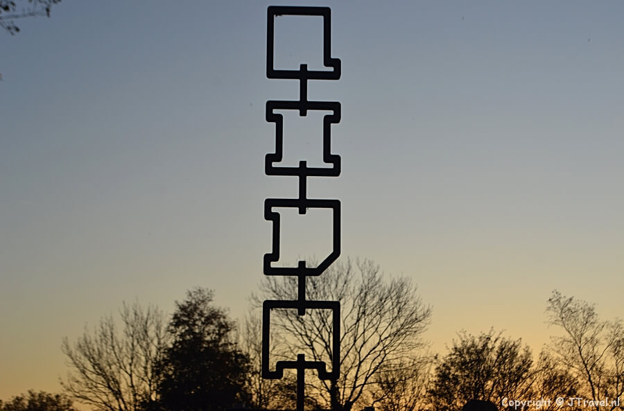 Verhalenpaal nr. 1 - LIJN / Copyright ยฉ JTravel.nl