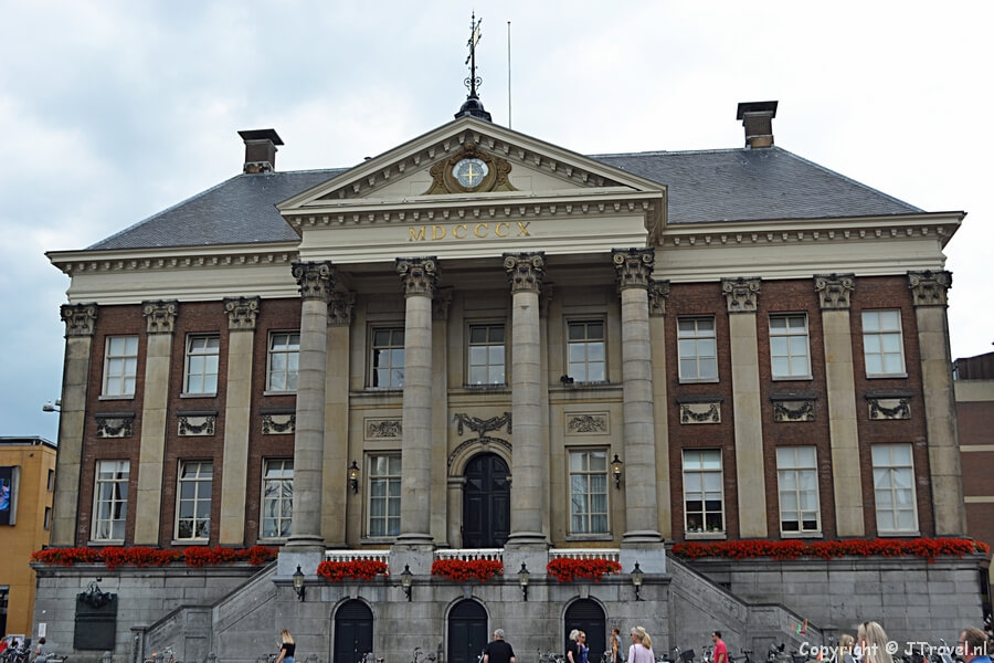 Het Stadhuis aan de Grote Markt in Groningen