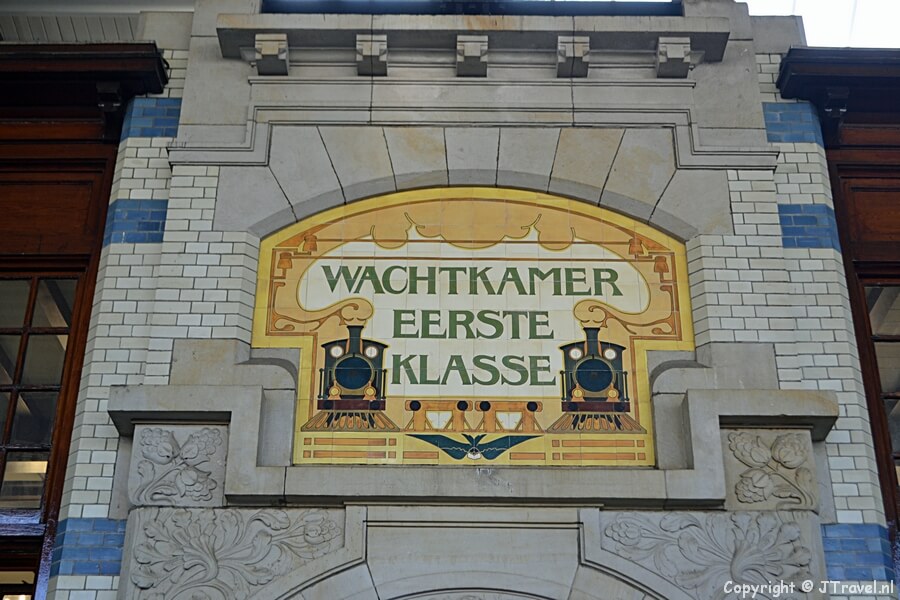 De wachtkamer eerste klasse van Station Haarlem / Copyright © JTravel.nl