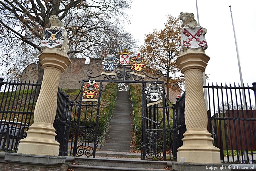 Toegang tot de Burcht in Leiden