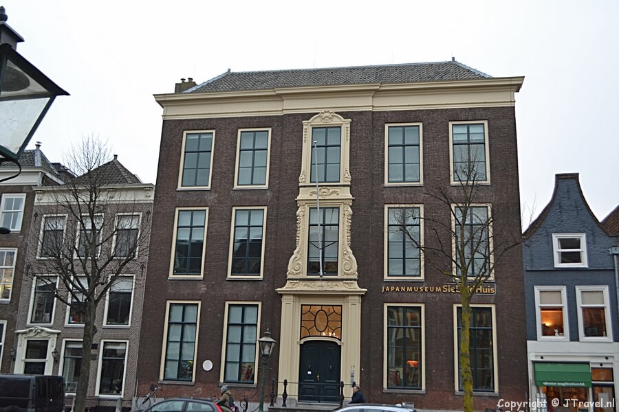 Het pand aan de Rapenburg van het Japanmuseum SieboldHuis in Leiden