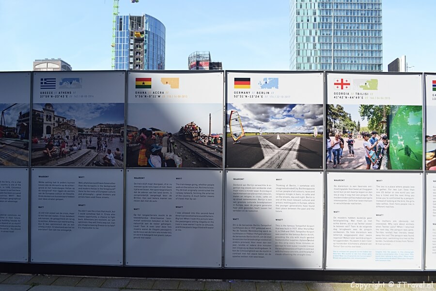 De foto-expositie 'Streets of the World' van Jeroen Swolfs tijdens de groene wandeling Zuidas in Amsterdam / Copyright ยฉ JTravel.nl