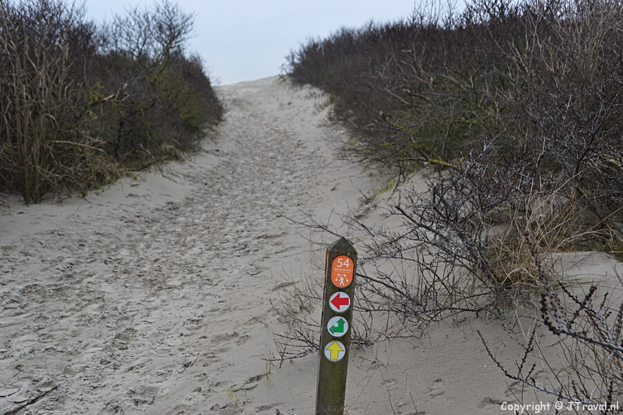 Routepaaltje nr. 54 in IJmuiden