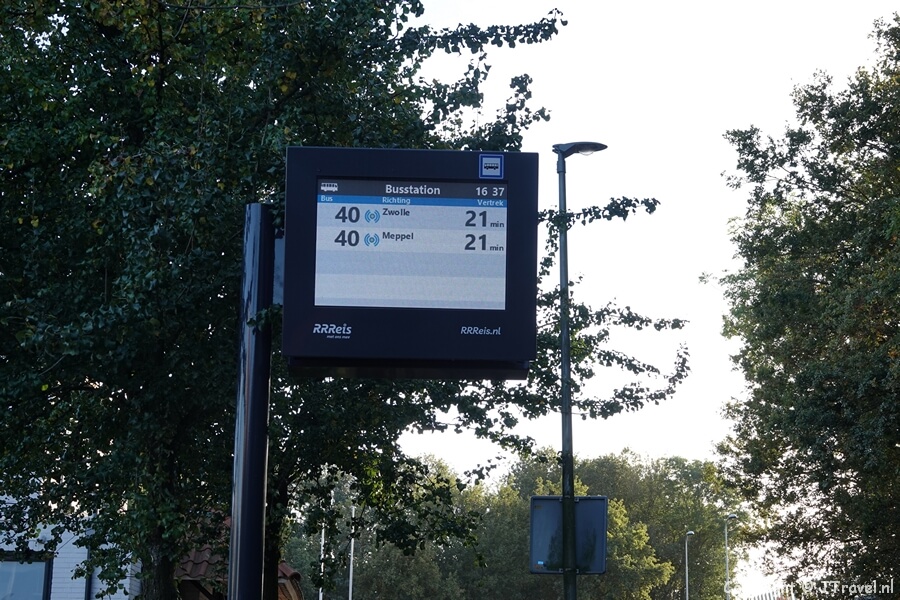 De bushalte in Lichtmis tijdens de 20e etappe van het Westerborkpad tussen Station Zwolle en Lichtmis
