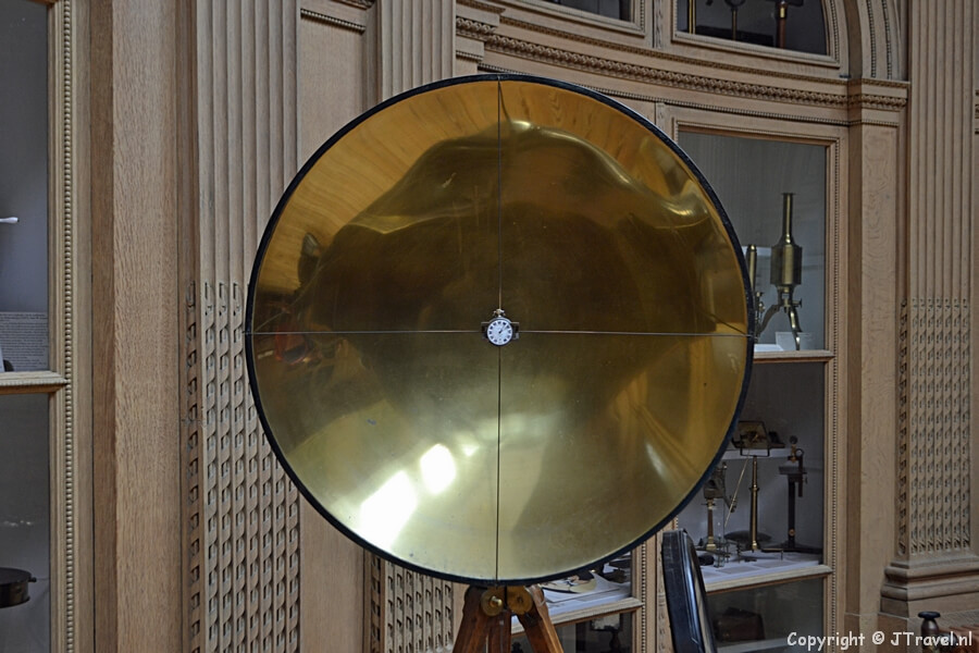 De ovale zaal in het Teylers Museum in Haarlem