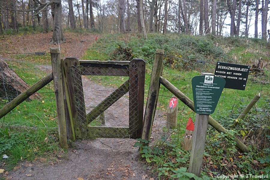 Het eerste hek tijdens mijn wandeling in Wandelbos Groenendaal in Heemstede