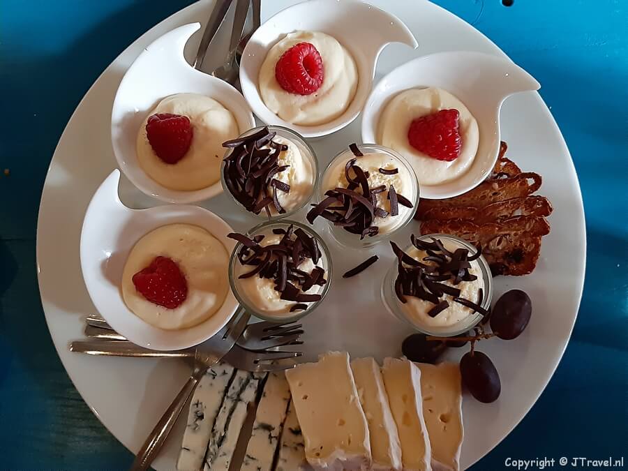 Nagerecht tijdens het diner op Landgoed Kleine Vennep in Nieuw-Vennep tijdens de Instameet Ode aan het Landschap Noord-Holland in de Haarlemmermeer