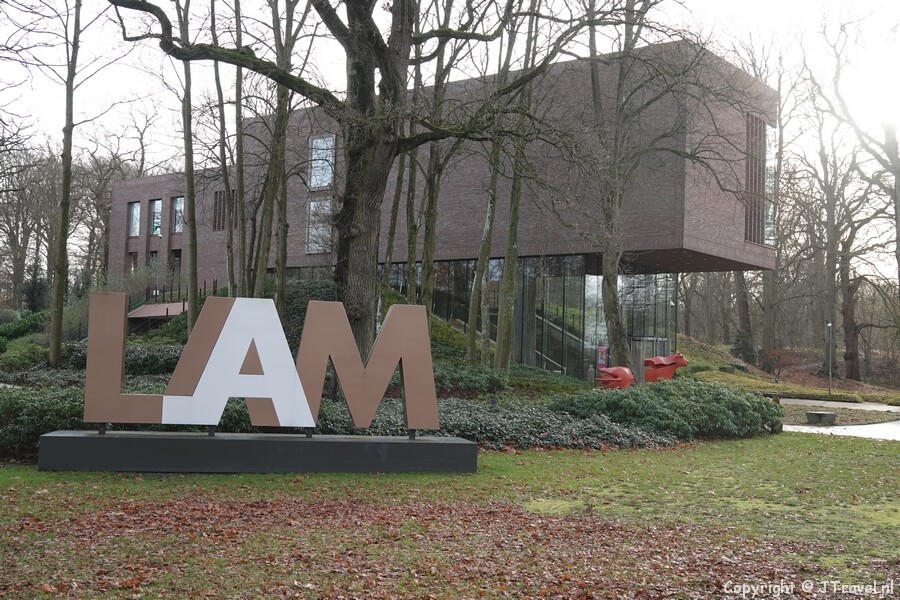 Het LAM (Lisser Art Museum) in Lisse tijdens mijn kunstroutewandeling op het terrein van Kasteel Keukenhof in Lisse