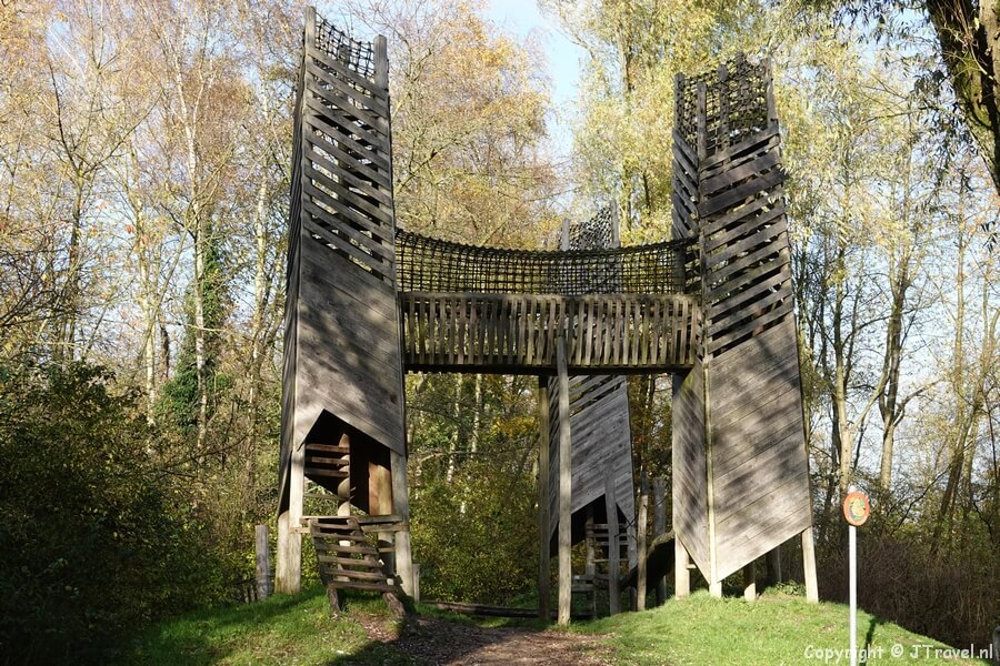 Speeltoestel in het Haarlemmermeerse Bos in Hoofddorp tijdens mijn kabouterwandeling in het Haarlemmermeerse Bos in Hoofddorp