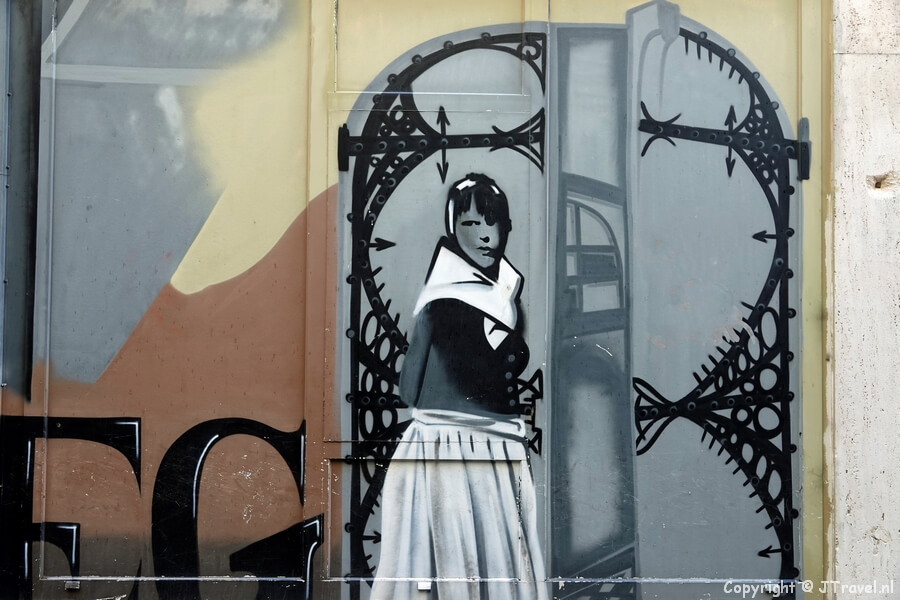 Deel van de mural van Frans Hals in de Peuzelaarsteeg in Haarlem tijdens mijn wandeling langs street art in Haarlem