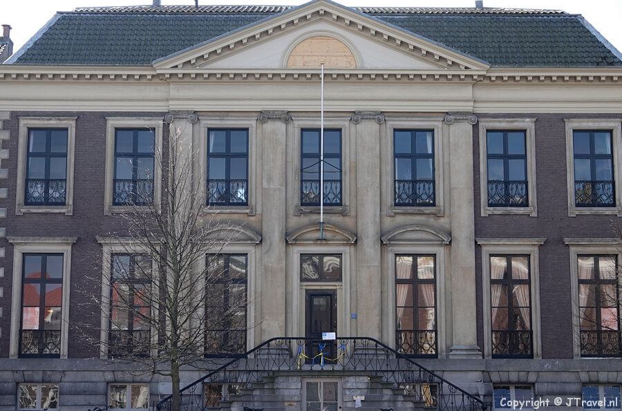De voorkant van Huis Barnaart in Haarlem
