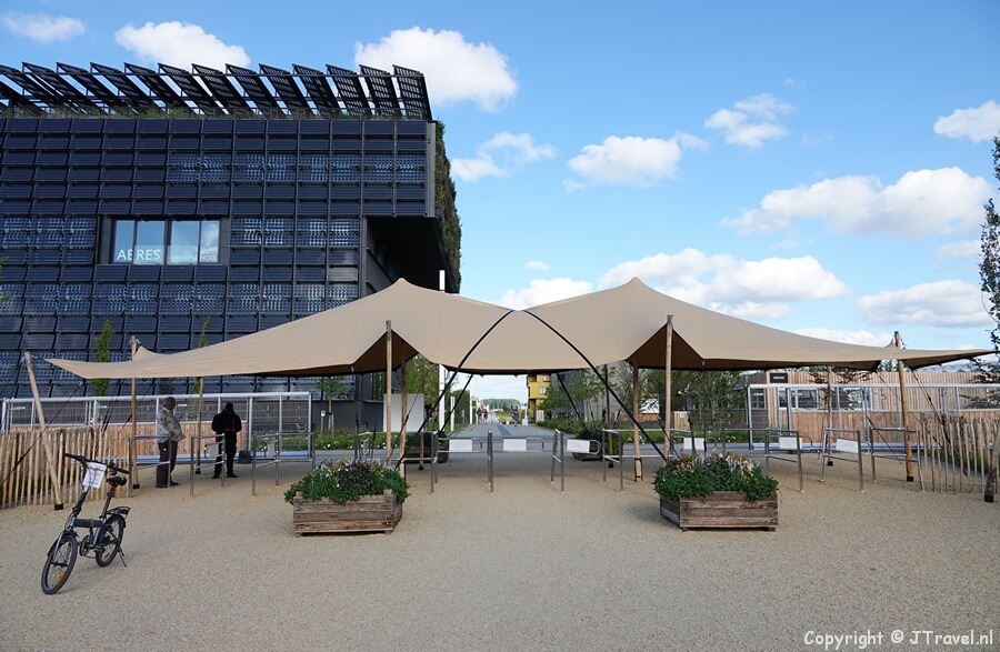 De in- en uitgang Weerwater op de Floriade Expo 2022 in Almere<br/>Copyright © JTravel.nl