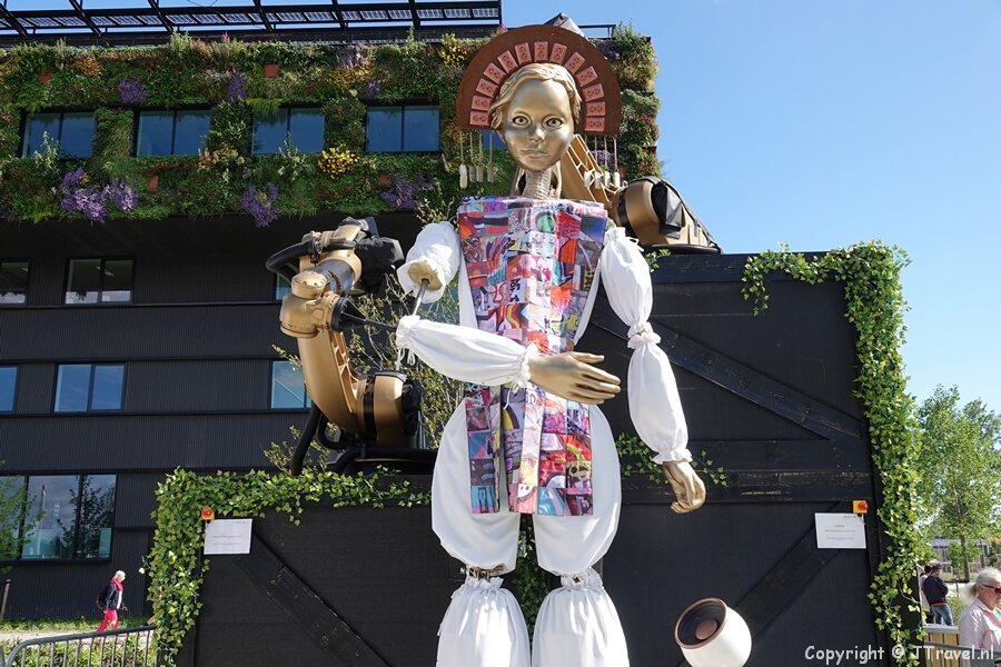 Kunstwerk Okay I'm Alex op Hortus Avenue op de Floriade Expo 2022 in Almere<br/>Copyright ยฉ JTravel.nl