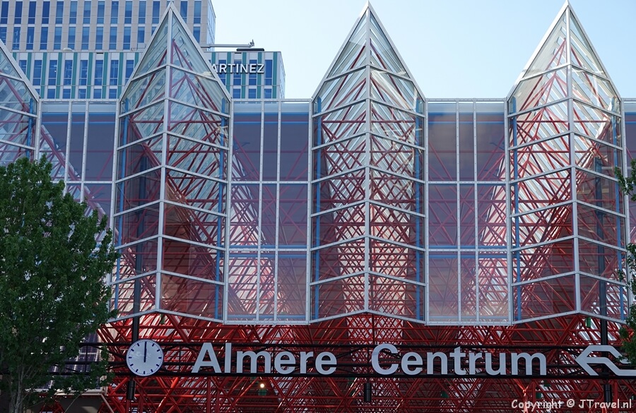 NS-Station Almere Centrum tijdens de Floriade Expo 2022 in Almere