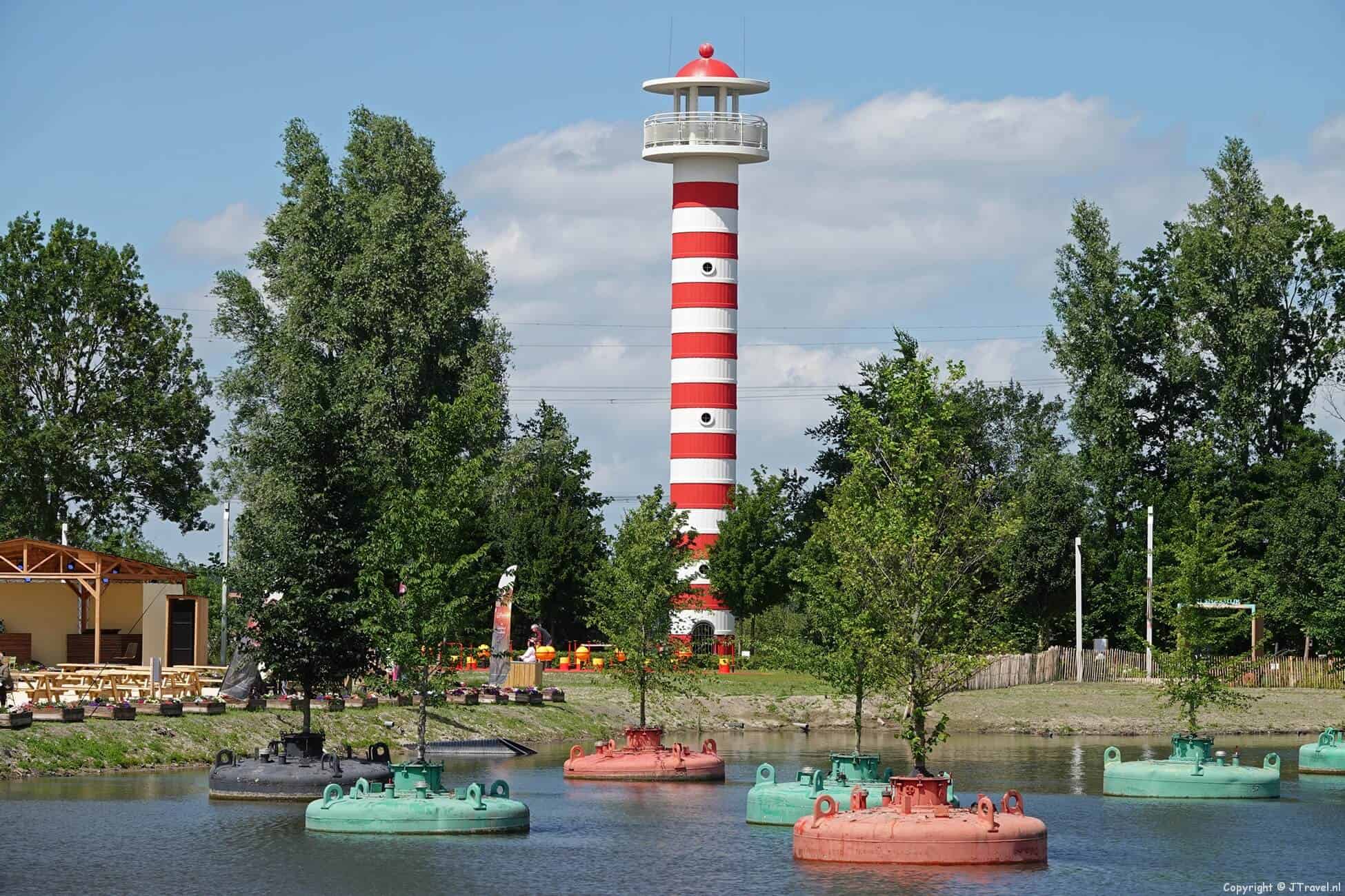 Utopia Island en de kabelbaan op de Floriade Expo 2022 in Almere