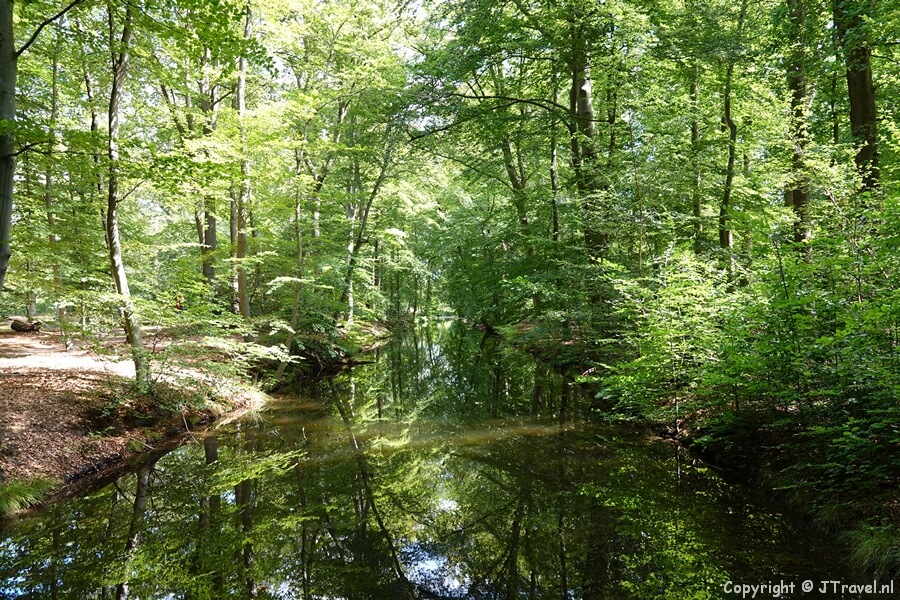 Buitenplaats Hilverbeek tijdens mijn wandeling in de Gooise natuur