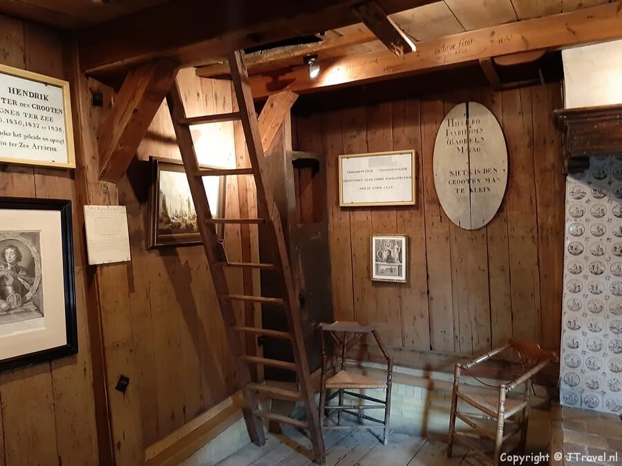 De trap in het houten huisje in het Czaar Peterhuisje in Zaandam