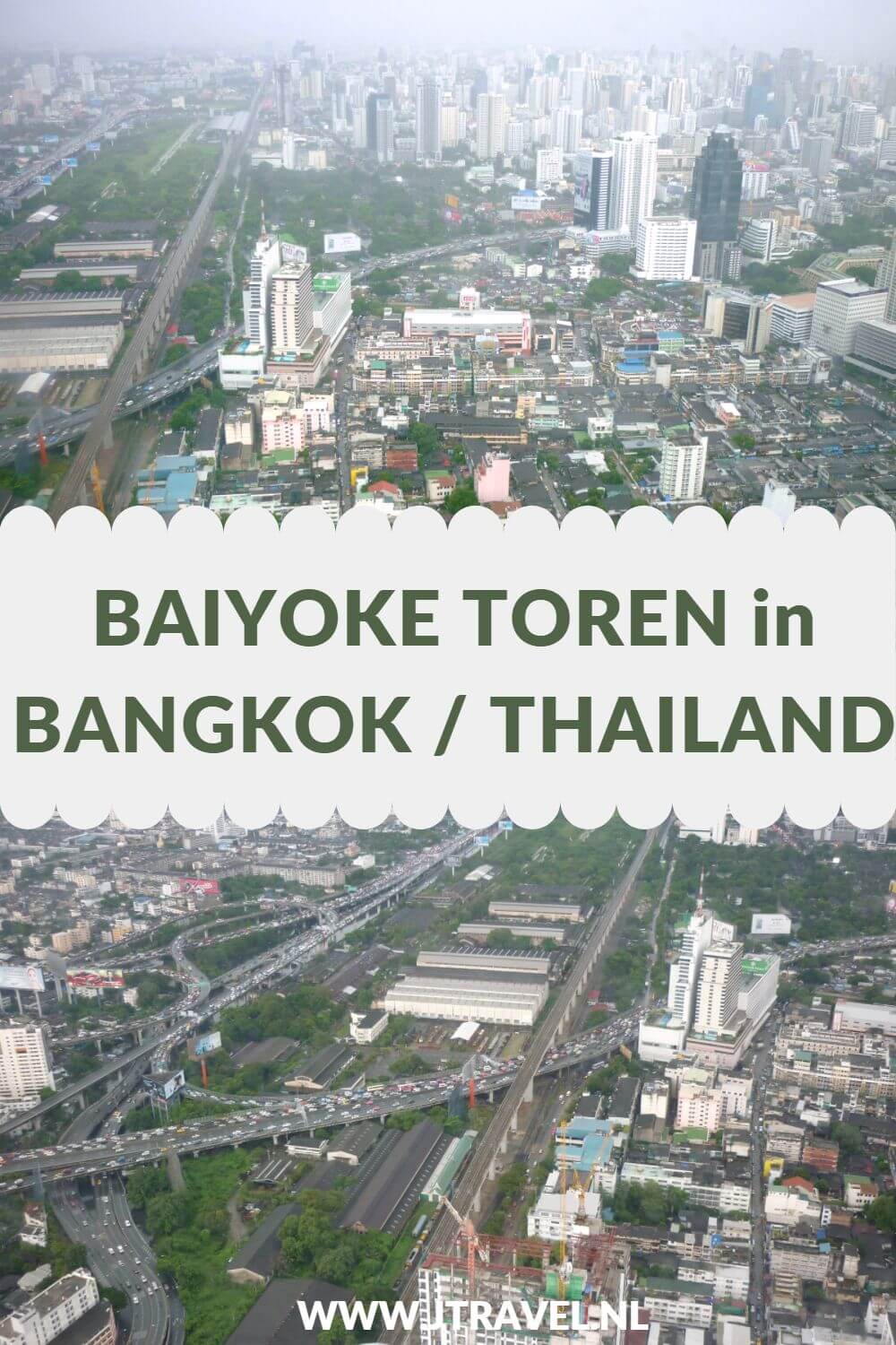 Mocht je de gelegenheid hebben, ga dan helemaal naar boven in de Baiyoke Toren in Bangkok. Op de 77e verdieping bevindt zich een publiek observatiedek vanwaar je een schitterend uitzicht hebt over Bangkok. Nog hoger is op de 84e etage een openlucht, ronddraaiend luchtdek. Dineren kan in het Baiyoke Sky Restaurant. Meer lezen? Kijk dan op mijn website. #baiyoketoren #panoramadek #bangkok #thailand #jtravel #jtravelblog Mocht je de gelegenheid hebben, ga dan helemaal naar boven in de Baiyoke Toren in Bangkok. Op de 77e verdieping bevindt zich een publiek observatiedek vanwaar je een schitterend uitzicht hebt over Bangkok. Nog hoger is op de 84e etage een openlucht, ronddraaiend luchtdek. Dineren kan in het Baiyoke Sky Restaurant. Meer lezen? Kijk dan op mijn website. #baiyoketoren #panoramadek #bangkok #thailand #jtravel #jtravelblog