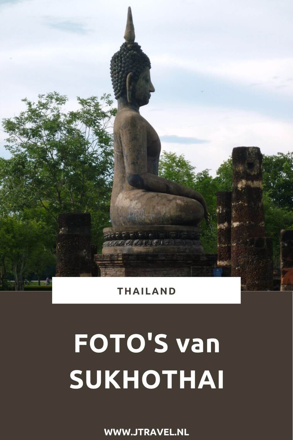 Sukhothai is uitstekend per fiets te verkennen. De oude stad van Sukhothai bestaat uit ongeveer 200 tempelruïnes die zijn ondergebracht in het Historisch Park Sukhothai. Sukhothai Historical Park staat op de Werelderfgoedlijst van UNESCO. Mijn foto's zie je in dit artikel. Kijk je mee? #sukhothai #thailand #unesco #fotos #jtravel #jtravelblog