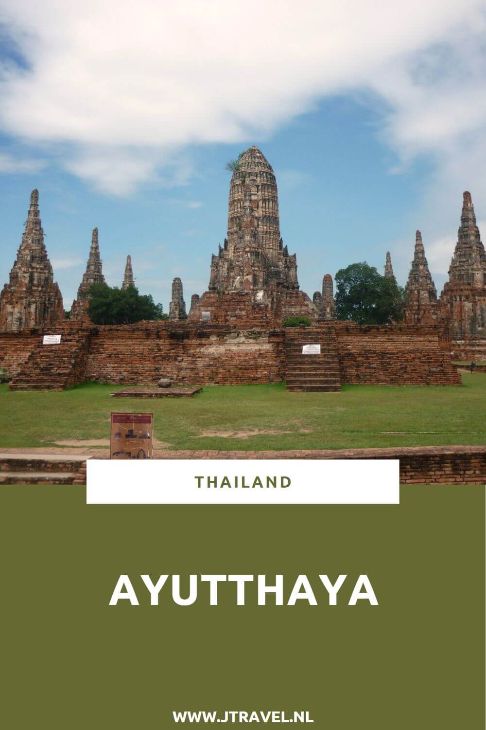 De bekendste tempel in Ayutthaya is de Wat Phra Mahathat. De Wat Phra Mahathat is een van de grootste en mooiste tempelcomplexen van de stad. Ayutthaya Historical Park staat op de Werelderfgoedlijst van UNESCO. Meer lees je in dit artikel. Lees je mee? #ayutthaya #thailand #unesco #jtravel #jtravelblog De bekendste tempel in Ayutthaya is de Wat Phra Mahathat. De Wat Phra Mahathat is een van de grootste en mooiste tempelcomplexen van de stad. Ayutthaya Historical Park staat op de Werelderfgoedlijst van UNESCO. Meer lees je in dit artikel. Lees je mee? #ayutthaya #thailand #unesco #jtravel #jtravelblog