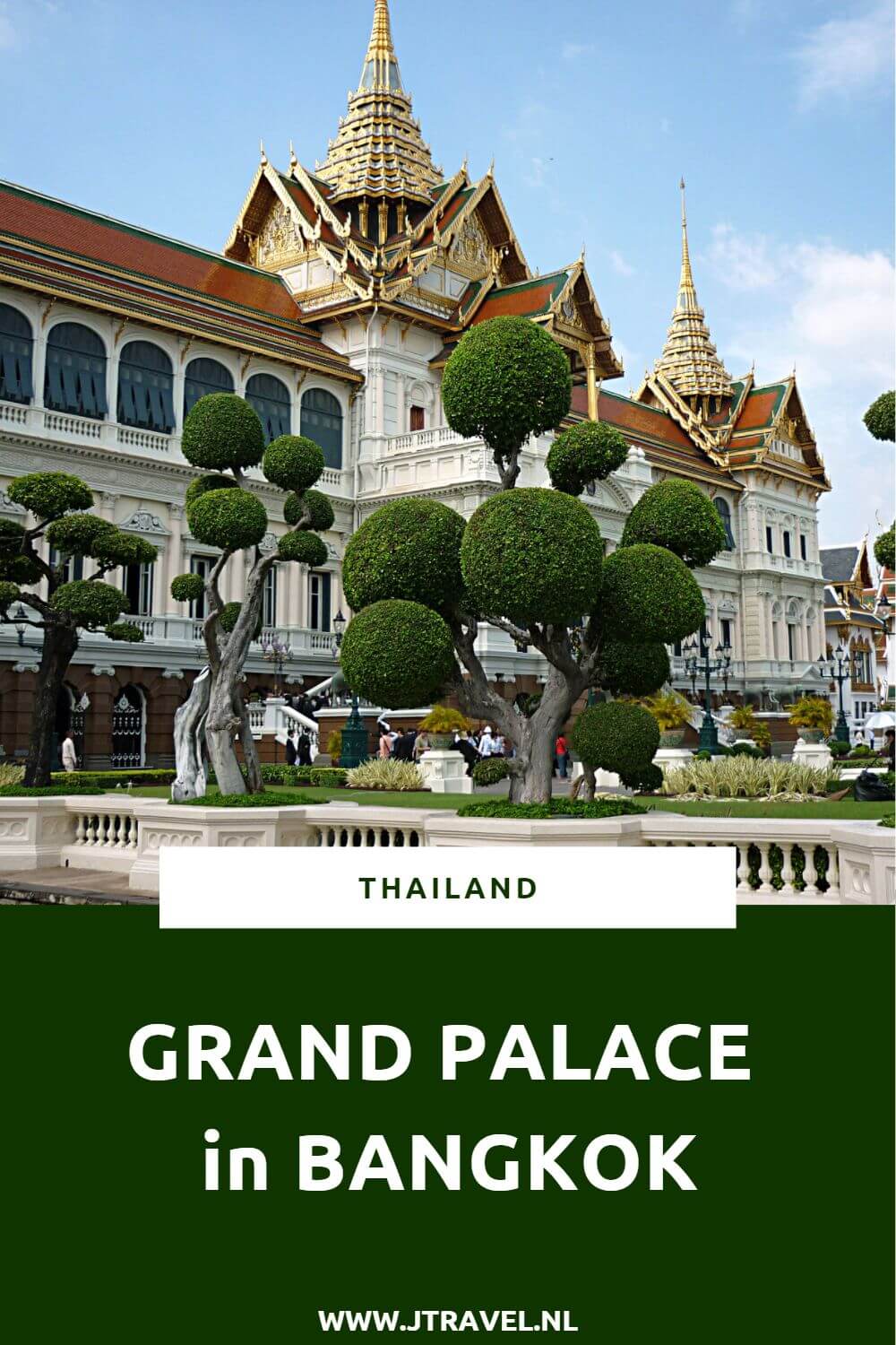 Een must do als je Bangkok bezoekt is het Grand Palace. Het Grand Palace met de Wat Phra Kaew/Tempel van de Smaragden Boeddha, is één van de belangrijkste en meest bezochte bezienswaardigheden van Bangkok. Meer lezen? Kijk dan op mijn website. #grandpalace #koninklijkpaleis #bangkok #thailand #jtravel #jtravelblog